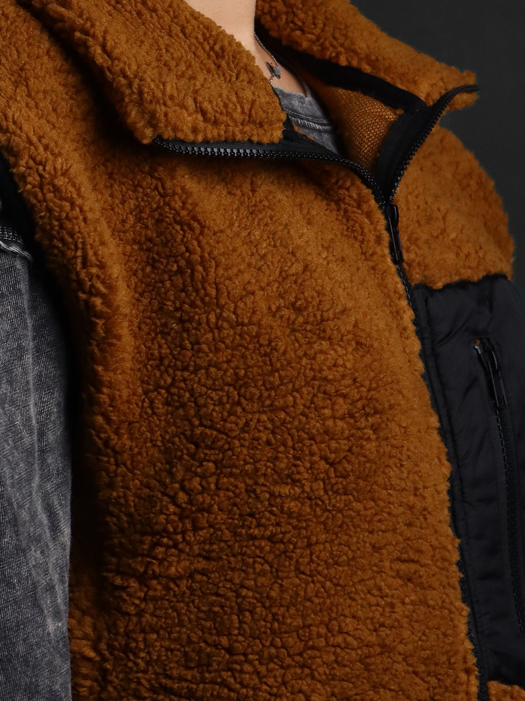 CLOUDFORM UNISEX SLEEVLESS FUR JACKET #18