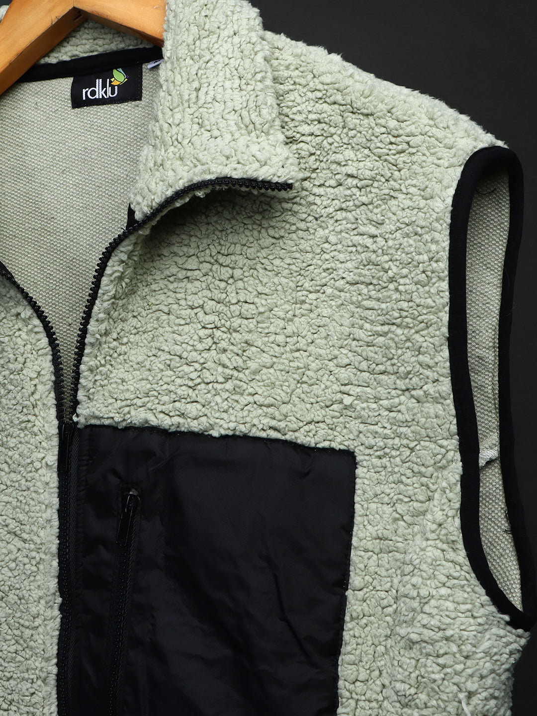 CLOUDFORM UNISEX SLEEVLESS FUR JACKET #23