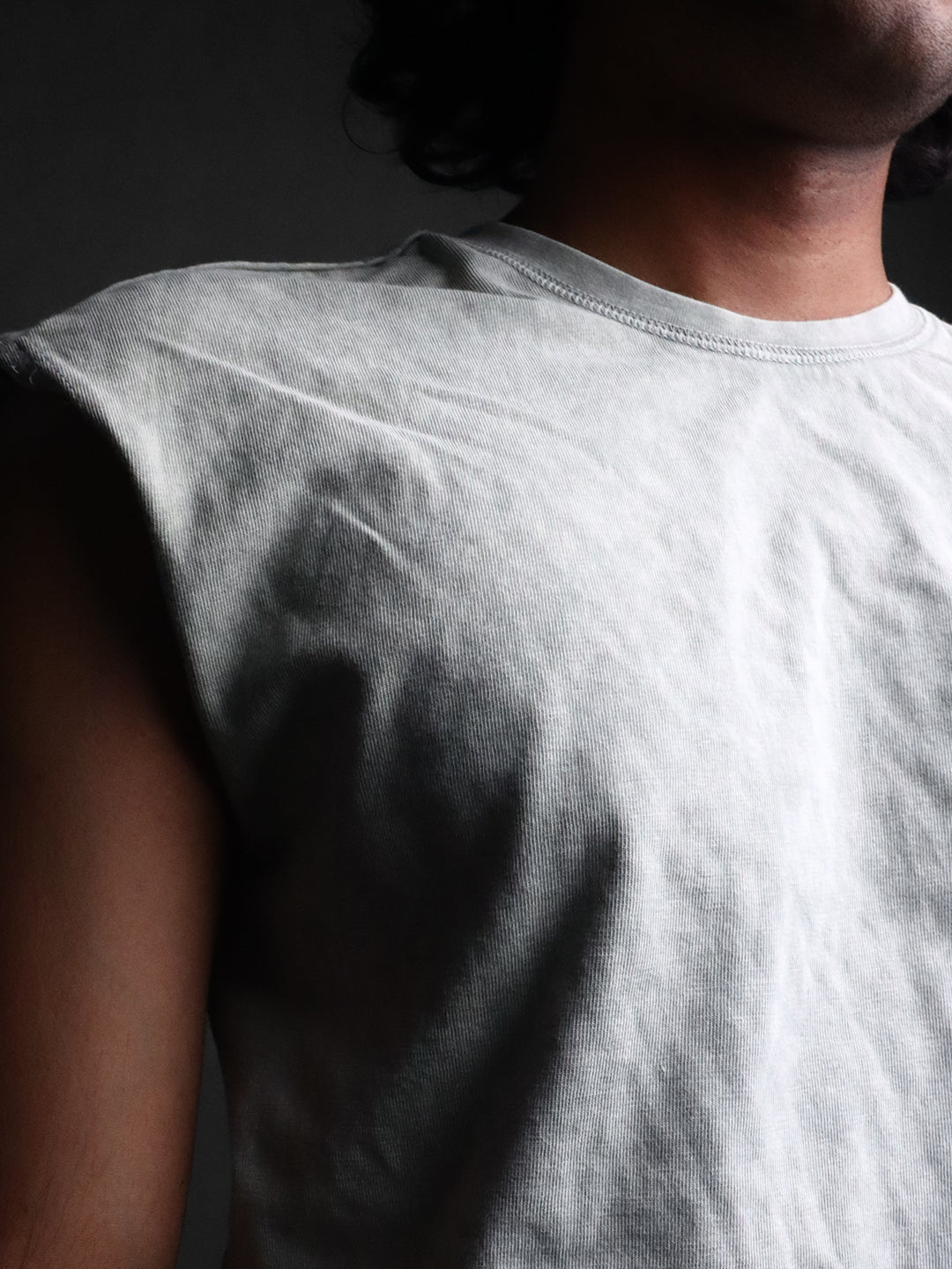 VINTAGE SLEEVELESS VEST #13