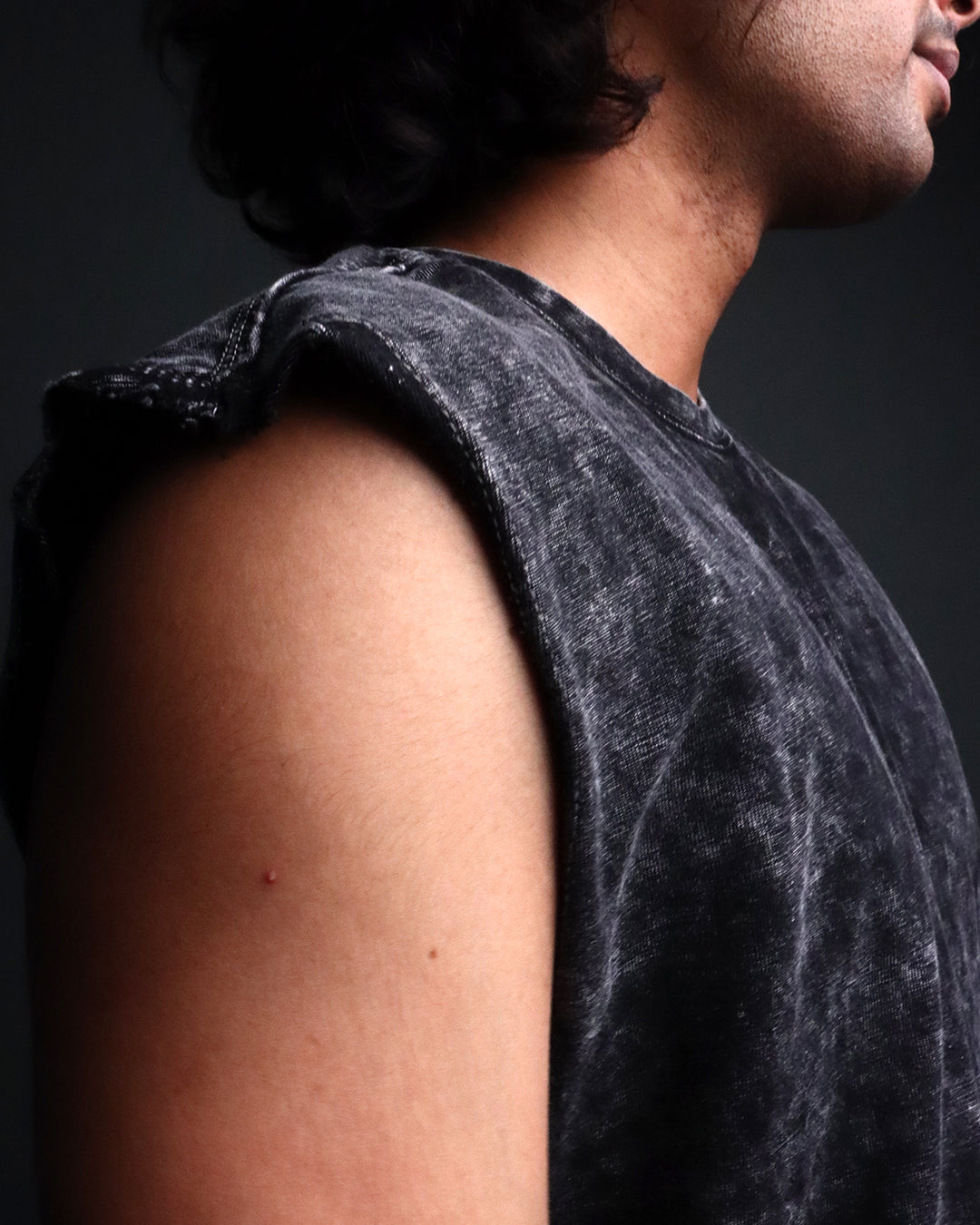 VINTAGE SLEEVELESS VEST #1